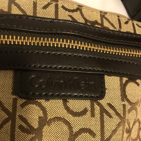 Calvin Klein - Picture 2 of 3